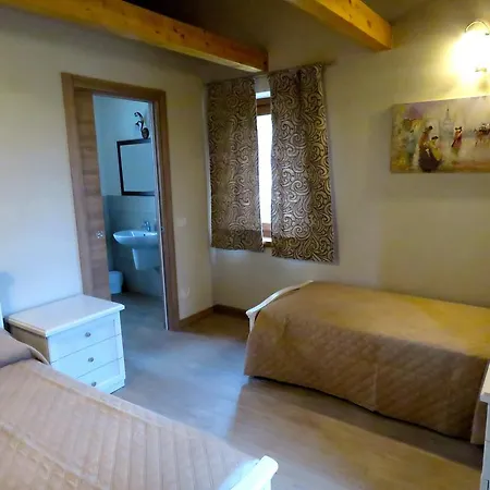 Agriturismo Podere Magaiana *