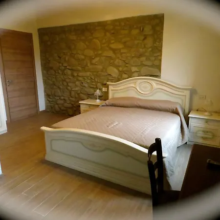 Agriturismo Podere Magaiana *